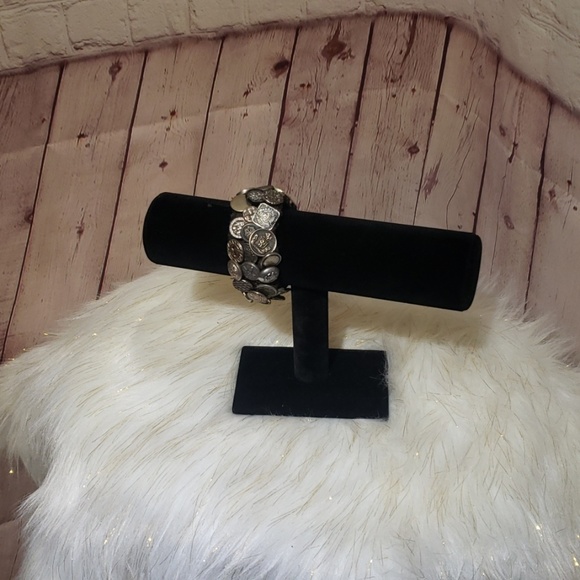 Handcrafted silver button bracelet - Picture 2 of 8